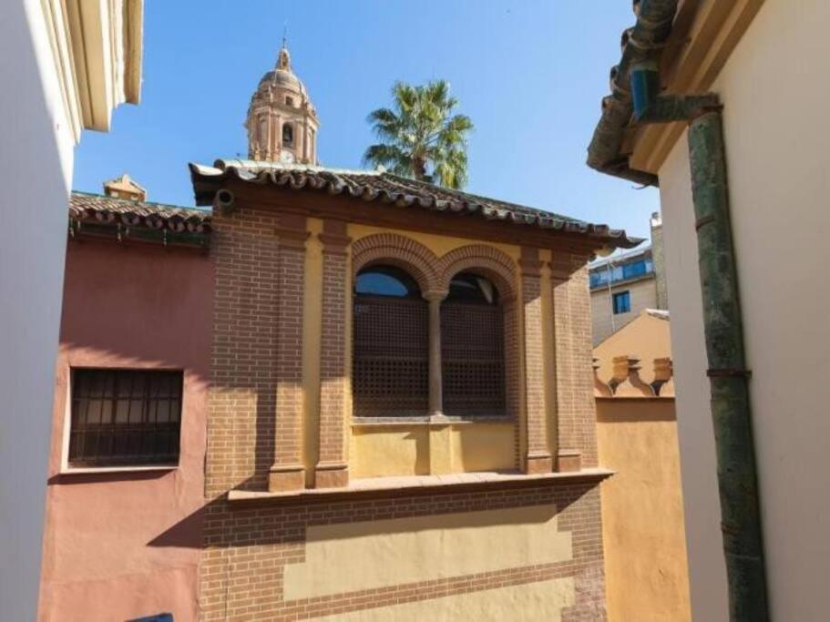 Chic Casa Cathedral At Calle Fresca 2-Bedroom Apartment In Malaga City Center Kültér fotó
