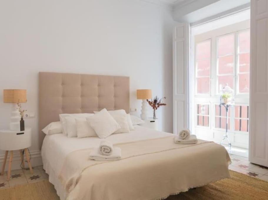 Chic Casa Cathedral At Calle Fresca 2-Bedroom Apartment In Malaga City Center Kültér fotó