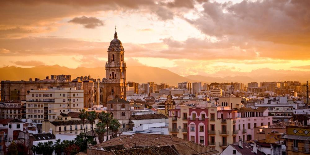 Chic Casa Cathedral At Calle Fresca 2-Bedroom Apartment In Malaga City Center Kültér fotó